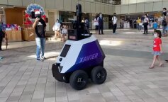 Jakie są obowiązki singapurskiego robota-policjanta: wideo
