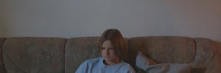 "Nasza rodzina ma 17lat. Niedawno okazało się że nie jestem biologicznym synem ojca bo mama o tym nie powiedziała. Czuję się jak sierota": Młodzieniec
