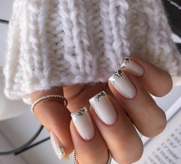 Świąteczny manicure