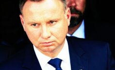 Andrzej Duda wspomina katastrofę smoleńską: "Przeżywam ją mocno i widzę wyrwę"