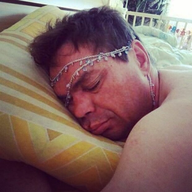 Zdjęcia meżczyzn, których upiększyli ich córki (FOTO)