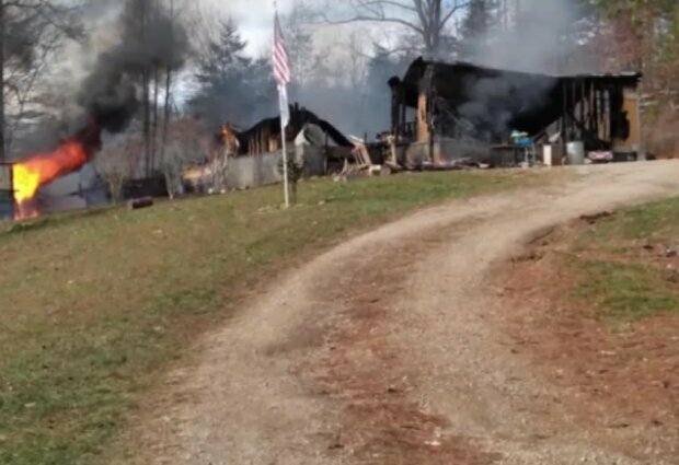 chłopiec uratował maleńką siostrę