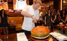 Kosmiczna cena za burgera w nowej restauracji Gordona Ramsay'a