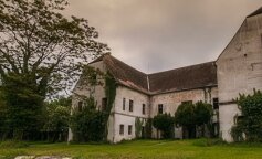 Rodzina kupiła rezydencję i znalazła w niej sekretny pokój, do którego nie wchodzono od 102 lat