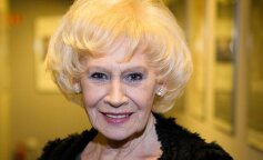 Dramatyczny incydent. 86-letnia Krystyna Loska ucieka po spowodowaniu kolizji.