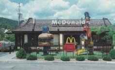 Stare zdjęcia, które pokazują, jak wyglądał McDonalds w latach 90?