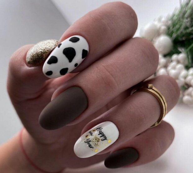 Świąteczny manicure