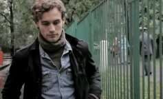 „Strażnik zoo Alex marzył o spotkaniu z dziewczyną. Życie dało mu szansę i musiał wskoczyć do klatki z drapieżnikami i uratować przyjaciela”: z życia