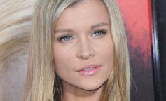 Joanna Krupa pozuje w odważnym stroju. Fani piszą: "Ulala jaka laseczka"