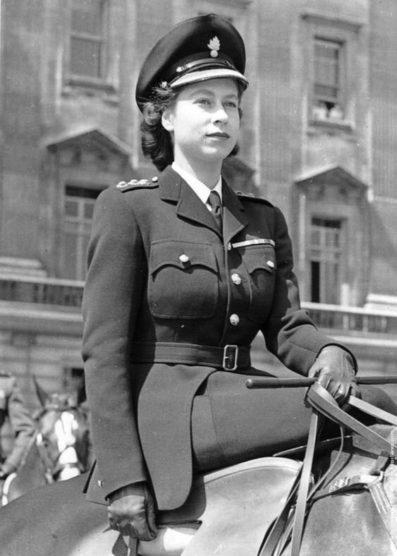 królowa elżbieta w młodości