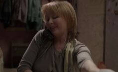 "Syn sugerował, że powinniśmy się wyprowadzić i zamieszkać w wiosce, zwalniając mu mieszkanie. Robi wszystko, żebyśmy wyprowadzili się z niego"