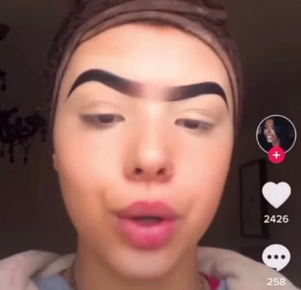 Kobiety, które mają niezwykłe dziwne brwi