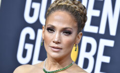 Jennifer Lopez w błyszczącej sukience pokazała swój biust. 51-letnia gwiazda podziwiła swoim wyglądem