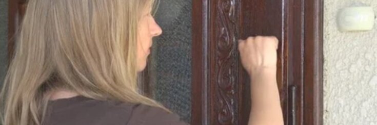 "Zaprosiliśmy gości na parapetówkę, ustawiliśmy mały stolik i czekaliśmy. Potem rozlega się pukanie do drzwi, otwieram je, a tam stoją nasi goście"