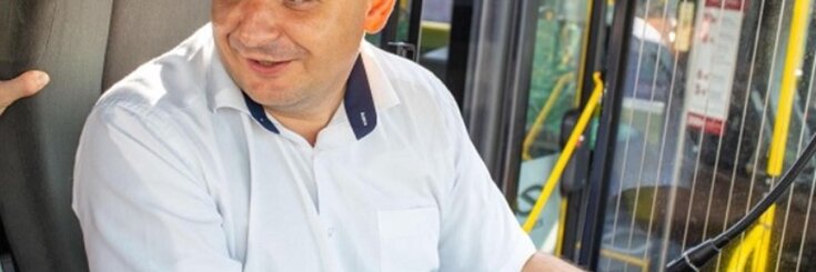 W minibusie dzieci chciały zapłacić za przejazd, ale kierowca nie wytrzymał i zwrócił się do nich: wszyscy milczeli