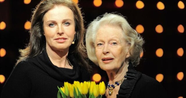 Karolina Wajda, Beata Tyszkiewicz