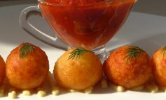 Trzy parówki, trochę ziemniaków i niebanalna kolacja jest gotowa. Koniecznie przetestujcie ten przepyszny przepis!