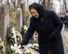 pogrzebie męża stanęłam