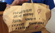 Takich gestów nam trzeba. Ratownicy zamówili jedzenie na wynos. Dostali wzruszający paragon