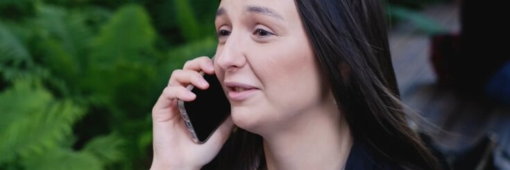„Zbieramy pieniądze na mieszkanie. A moja teściowa oszukuje, prosząc syna o pieniądze na leczenie, choć ich nie potrzebuje, a on wierzy”: żona