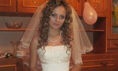 Kiedy jej matka zażądała, aby Anna poczekała, aż jej starsza siostra wyjdzie za mąż, a następnie wyszła za mąż. Decyzja córki była nieoczekiwana