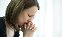 Jej matka pojawiła się na progu, ubrana w piżamę i płaszcz. Matka dziewczynki przepraszała za telefon: "Nie musi pani przepraszać za moją córkę"