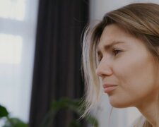 "Chciałam pomóc biednej znajomej i zaprosiłam ją do pracy u nas. A ona była tak ubrana, jakby szła na randkę z moim mężem. Nie ma wstydu": z życia.