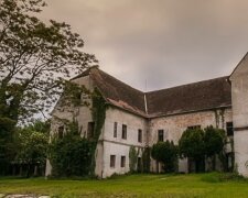 Rodzina kupiła rezydencję i znalazła w niej sekretny pokój, do którego nie wchodzono od 102 lat