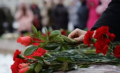 "Taka młoda, a już wdowa. Szeptali na pogrzebie. Będzie jej ciężko samej z małym dzieckiem