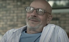 „Dziadek Myron miał dar, który musiał komuś przekazać. Starzec opowiadał mi o moim życiu, a ja słuchałam, tak jakby nic nie wiedziałam”