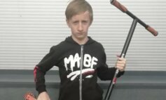 Nastolatek zrobił scenę z powodu drogiego skutera, a jego ojciec postanowił dać mu nauczkę: spakował jego rzeczy i zabrał go do schroniska