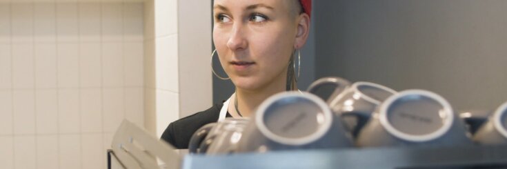 "W pracy Anna biegała z prędkością światła. Najbardziej nieprzyjemnemu klientowi wylała spaghetti na głowę i zapytała o deser": historia kelnerki