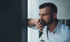 „Wczoraj mój teść zadzwonił do mnie i poprosił, żebym naprawił gniazdko w jego domu: on i jego żona są bardziej kłopotliwi niż małe dzieci”