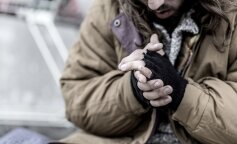 Dziewczyna rozpoznała bezdomnego kolegę z klasy i wyleczyła go. I tak się zmienił