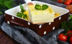 Puszysty omlet bez mleka: przepis na najsmaczniejsze śniadanie z jajek