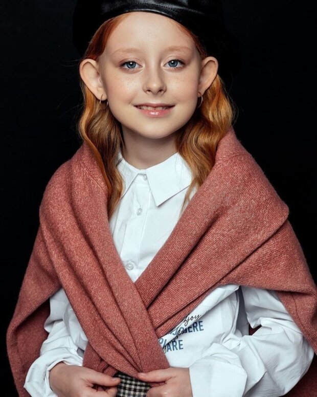 Dzieci o jasnym i nietypowym wyglądzie