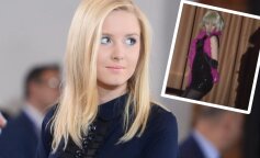 Kinga Duda w mini sukience i różowym boa śpiewa i tańczy na scenie. To trzeba zobaczyć