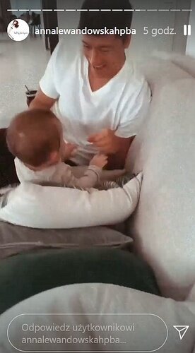 robert lewandowski z córką laurą