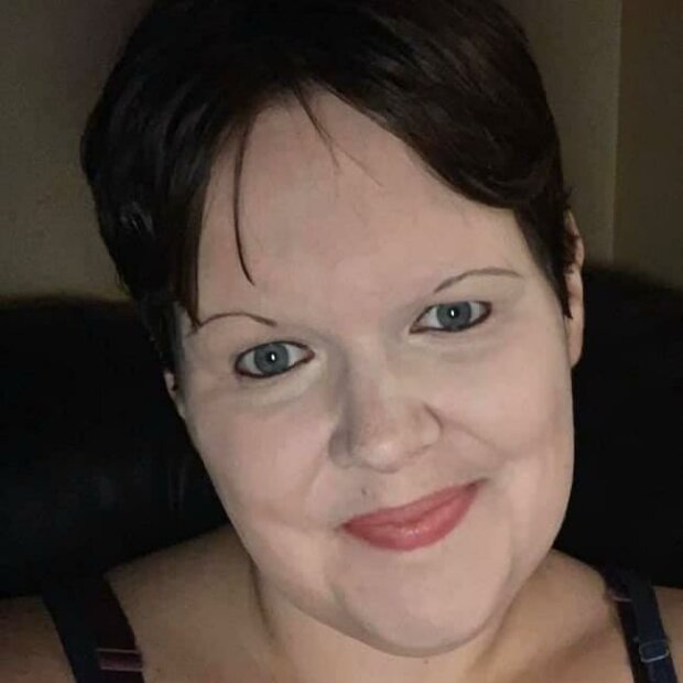 Kobiety, które mają niezwykłe dziwne brwi