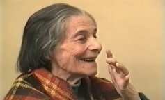 "Para starszych ludzi doprowadziła mnie: w szpitalu 15 lat. Leży na oddziale babcia 90 lat. Odwiedza ją dziadek, ledwo ciągnąc nogi, suchutki jak ona"