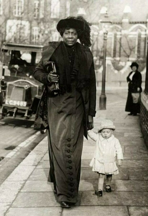 Madame Aboma to gigantyczna kobieta