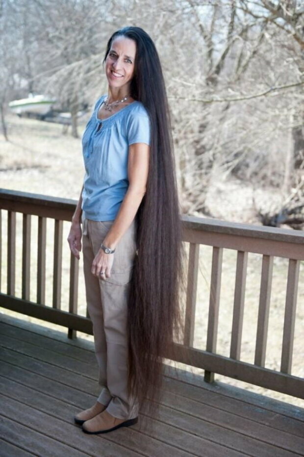 Mama i jej trzy córki jeszcze nigdy nie obcięły włosów