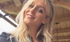 Aleksandra Żebrowska chwali się swoim nagim brzuszkiem w bikini. Staje on się coraz większy