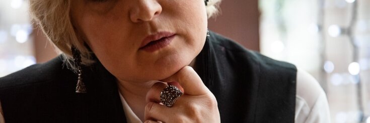 "Nigdy nie sądziłam, że w wieku 50 lat będę siłą odbierać rodzicom klucze do własnego mieszkania. Oni nigdy nie przestają mnie kontrolować"