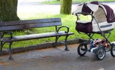 „Szłam przez park i zauważyłam wózek dziecięcy tuż przy drodze: „Czy może pani zabrać chłopca do siebie”