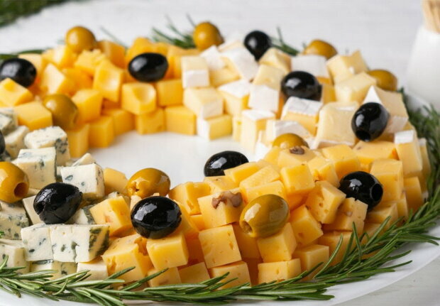 TOP-8 pomysłów na oryginalne serwowanie serów, wędlin i owoców