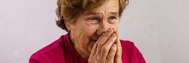 Mieszkam w jednym mieszkaniu z synową, którą syn zostawił dawno temu. Sumienie nie pozwala mi jej wyrzucić, ale nie mogę już znieść "krewnej"