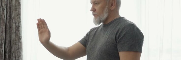 "Ze swatami kupiliśmy dzieciom małe mieszkanie w mieście. Teraz wydaje się że o nas zapomnieli. Rzadko dzwonią prawie nie przyjeżdżają": historia ojca