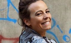 Anna Mucha w skórzanym mini i z otwartym biustem. Aktorka zabłysnęła sylwetką na imprezie