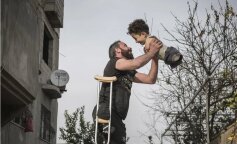 Turecki fotograf Mehmet Aslan został uznany absolutnym zwycięzcą za swoje zdjęcie „Trudności życia”